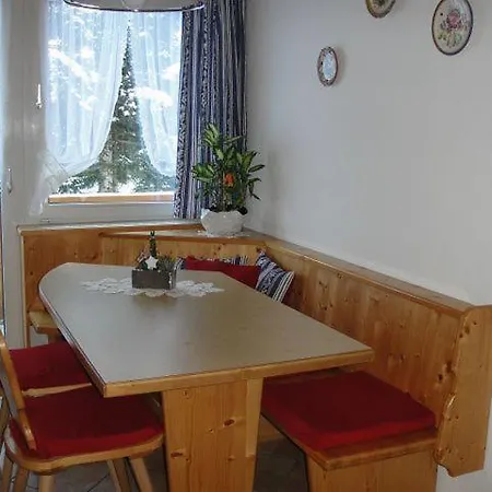 Chasa Mezpra/stephan Jenal Nr. 1 - Fuer 2-4 Personen * Compatsch