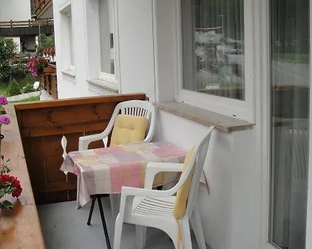 Chasa Mezpra/stephan Jenal Nr. 1 - Fuer 2-4 Personen Appartement